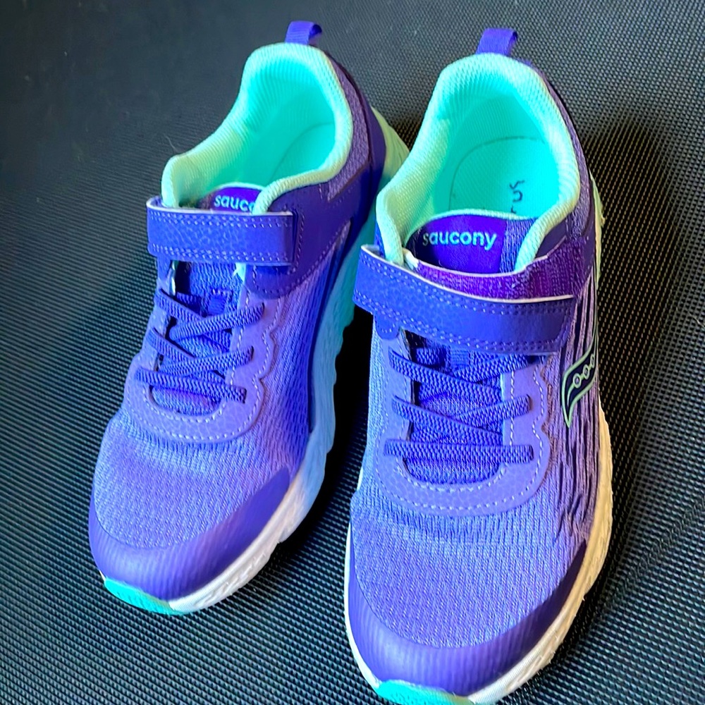 Girls Saucony athletic shoes